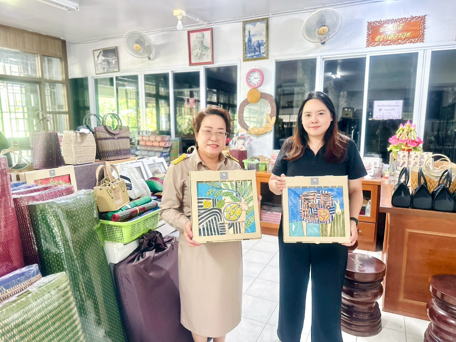 เข้าหารือและขอคำปรึกษาเกี่ยวกับแนวทาง หรือนวัตกรรม การแปรรูปจากเปลือกทุเรียน ณ ศูนย์ศึกษาการพัฒนาอ่าวคุ้งกระเบน และวิสาหกิจชุมชนกลุ่มเสื่อบ้านท่าแฉลบ